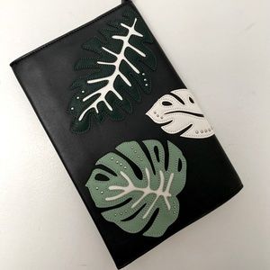 Mango clutch with leaves